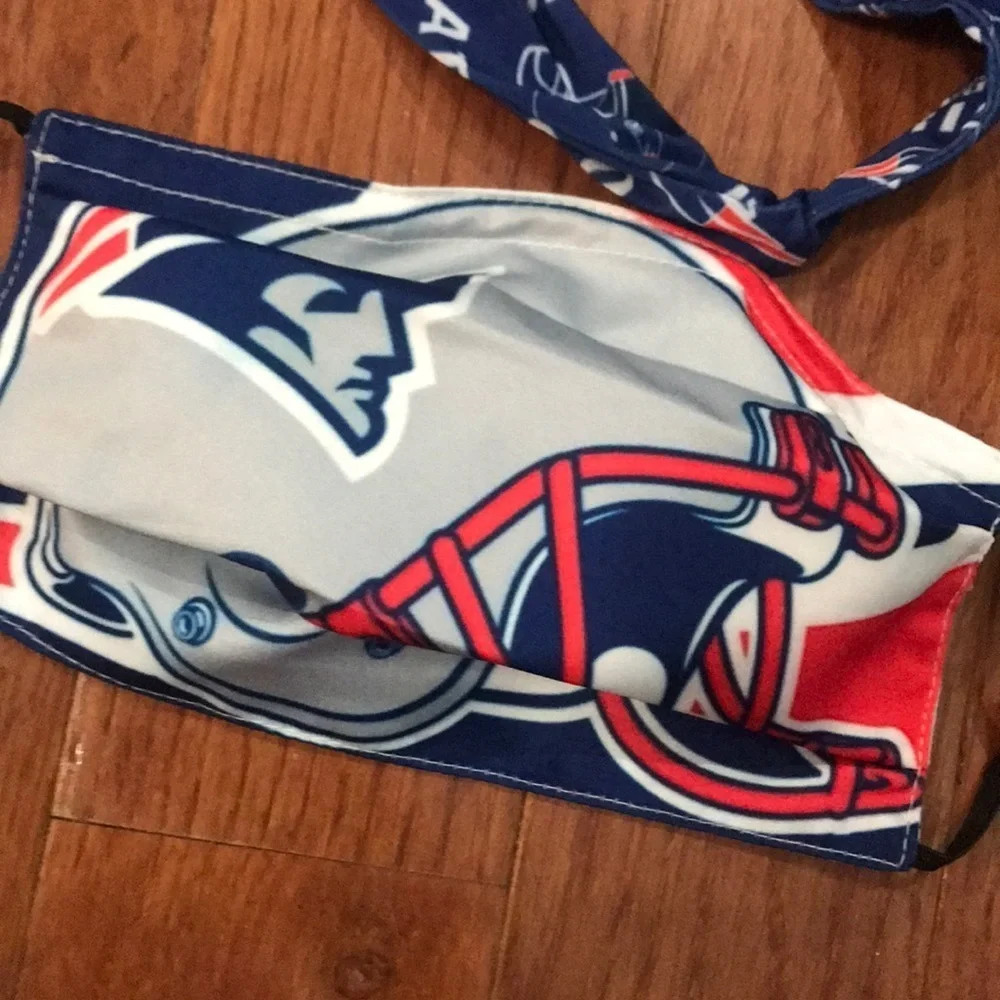 6/$20 New England Patriots face mask and headband